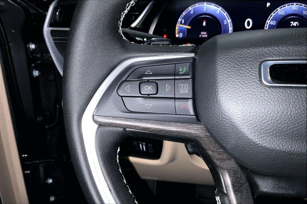 new 2025 Jeep Grand Cherokee car, priced at $46,229