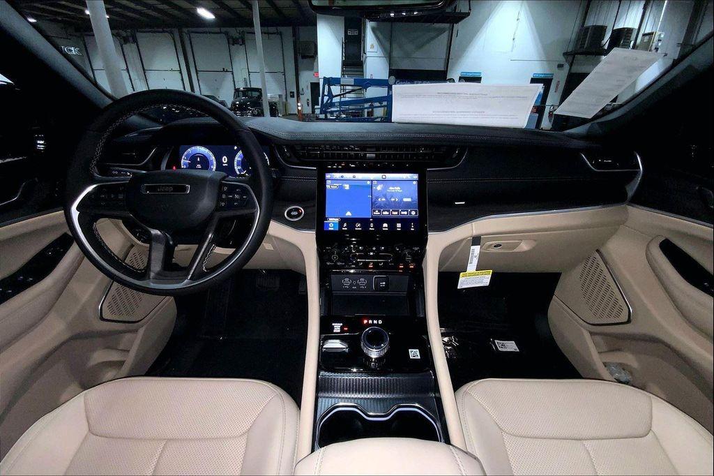 new 2025 Jeep Grand Cherokee car, priced at $46,229