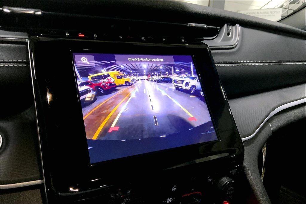 new 2025 Jeep Grand Cherokee car, priced at $38,140