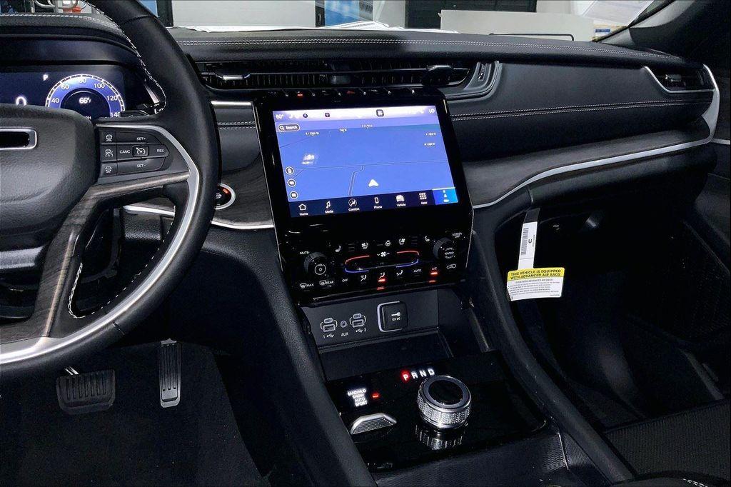 new 2025 Jeep Grand Cherokee car, priced at $44,384