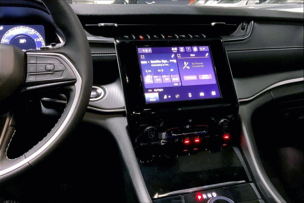 new 2025 Jeep Grand Cherokee L car, priced at $33,764