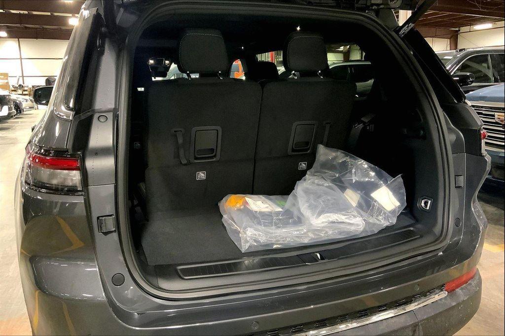 new 2025 Jeep Grand Cherokee L car, priced at $33,764