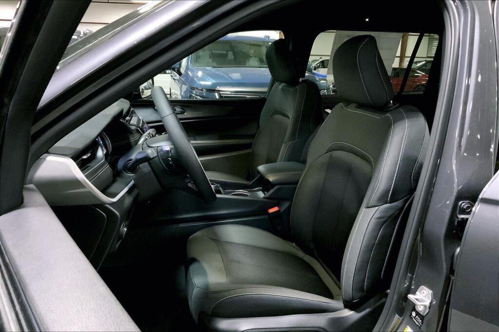 new 2025 Jeep Grand Cherokee L car, priced at $45,191