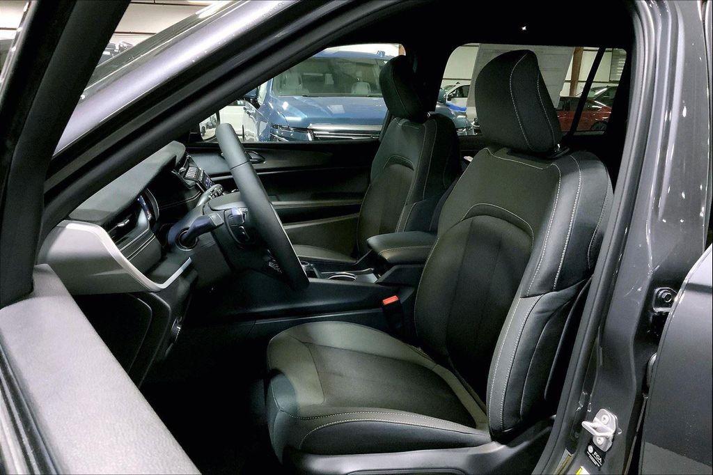 new 2025 Jeep Grand Cherokee L car, priced at $33,764