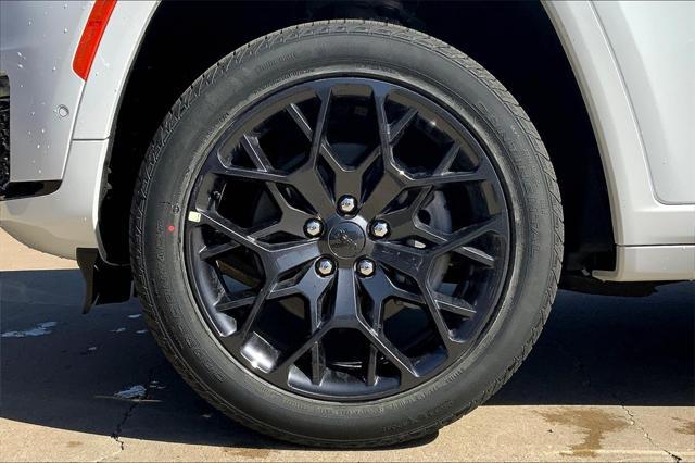 new 2025 Jeep Grand Cherokee L car, priced at $66,306