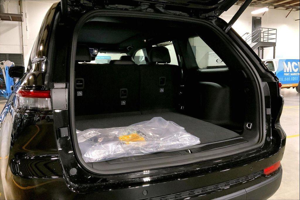 new 2025 Jeep Grand Cherokee car, priced at $46,795