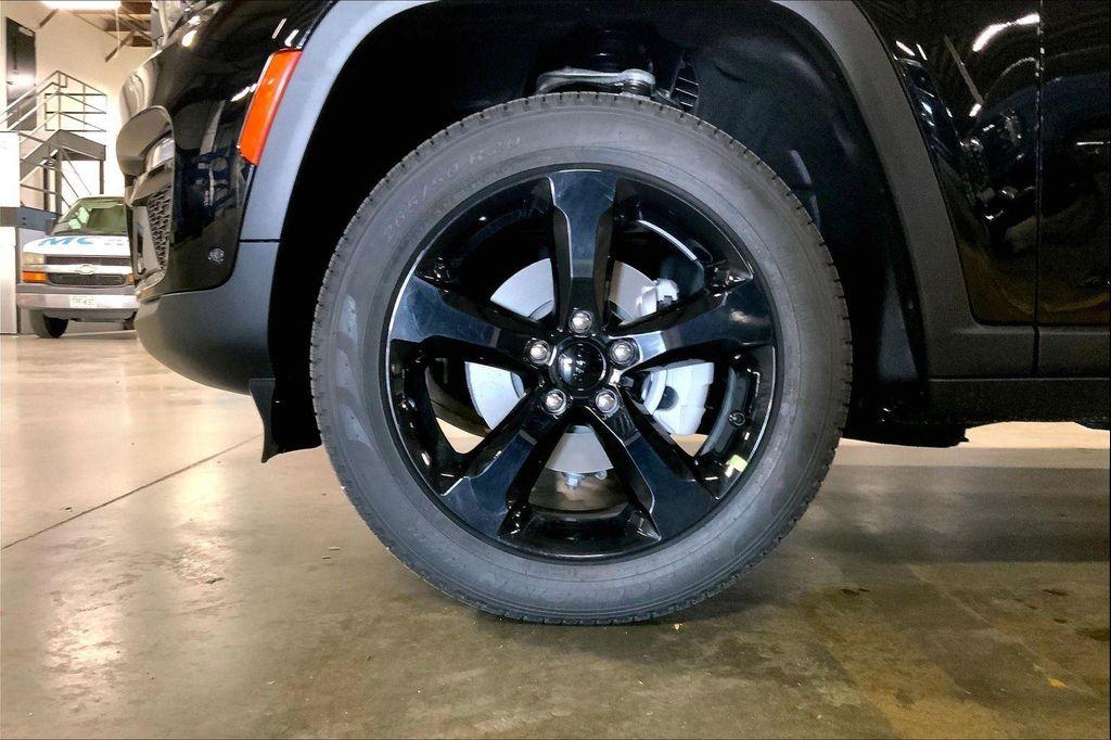 new 2025 Jeep Grand Cherokee car, priced at $46,795