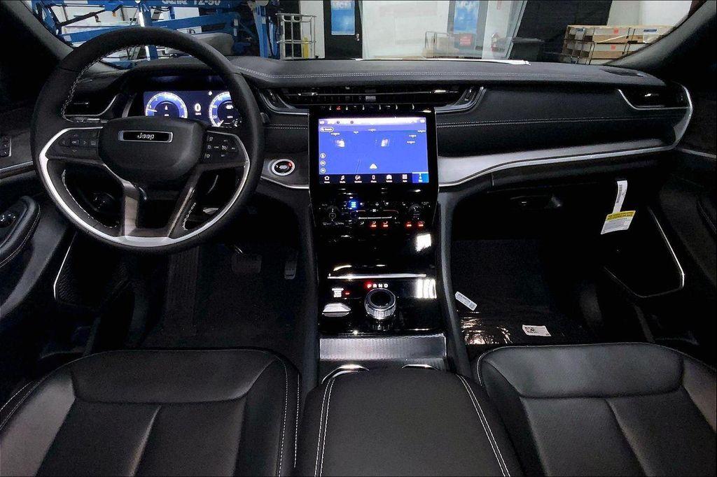 new 2025 Jeep Grand Cherokee car, priced at $46,795