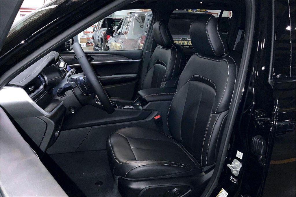 new 2025 Jeep Grand Cherokee car, priced at $46,795