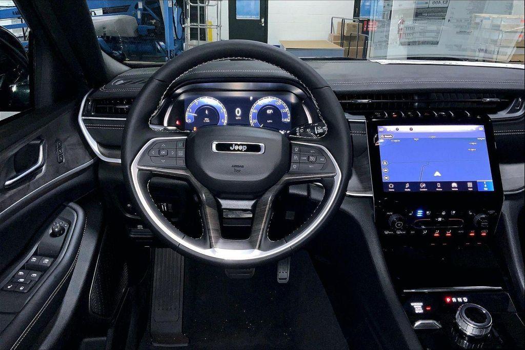 new 2025 Jeep Grand Cherokee car, priced at $46,795