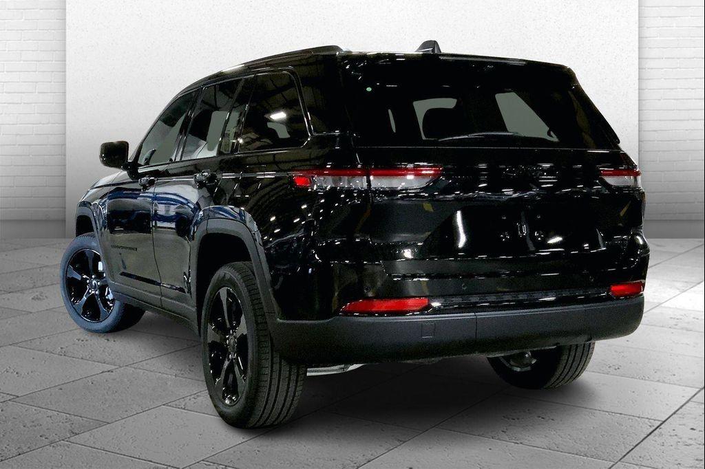new 2025 Jeep Grand Cherokee car, priced at $46,795