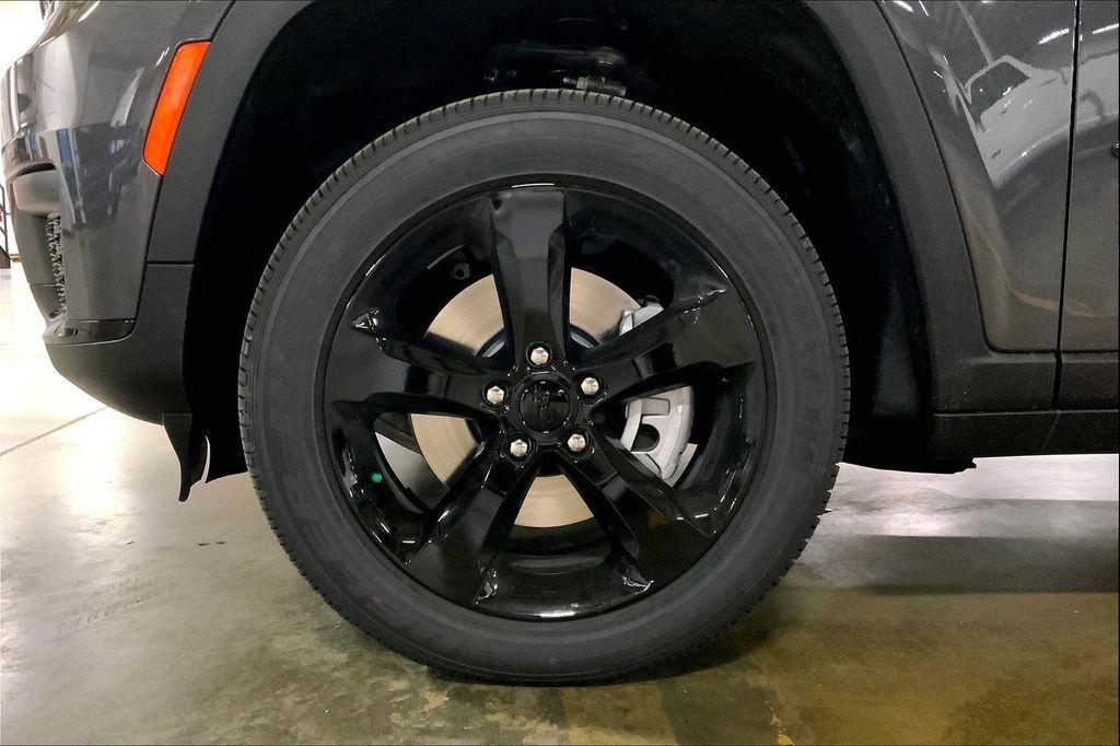 new 2025 Jeep Grand Cherokee L car, priced at $48,566