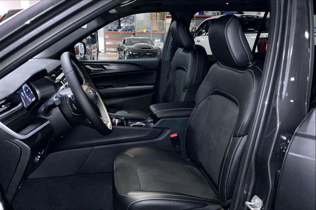 new 2025 Jeep Grand Cherokee L car, priced at $48,566