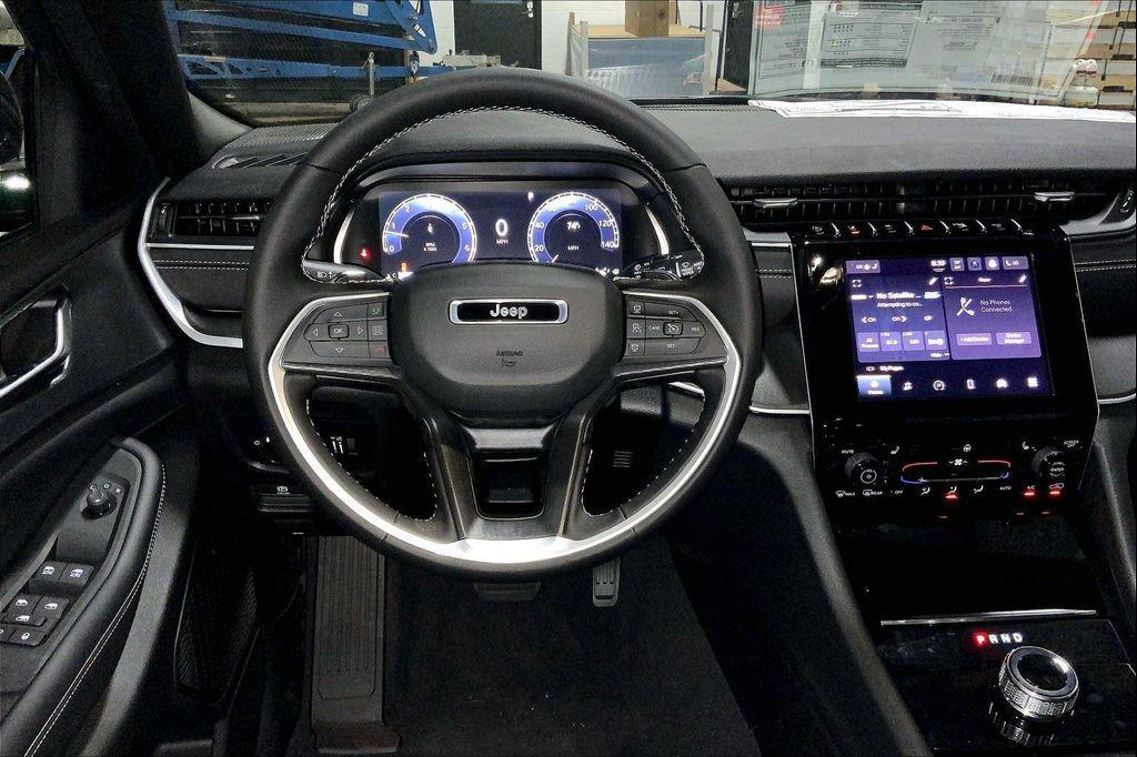new 2025 Jeep Grand Cherokee L car, priced at $48,566