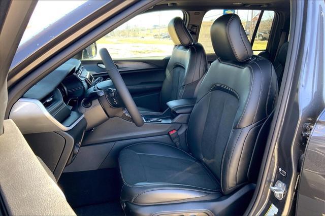 new 2025 Jeep Grand Cherokee car, priced at $41,061