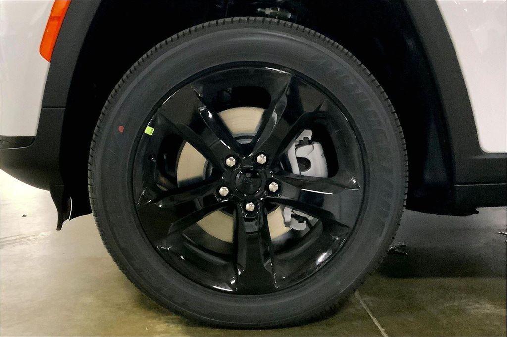 new 2025 Jeep Grand Cherokee L car, priced at $39,597