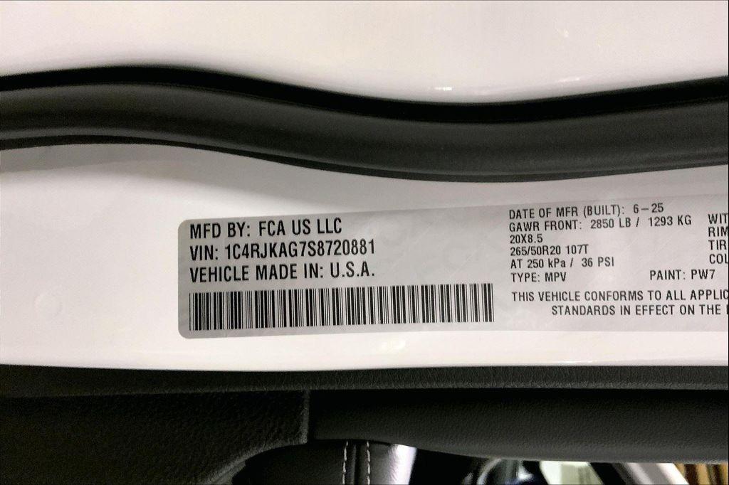 new 2025 Jeep Grand Cherokee L car, priced at $39,597