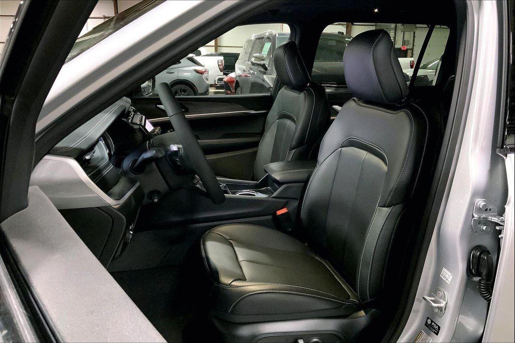 new 2025 Jeep Grand Cherokee L car, priced at $55,712