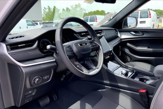 new 2025 Jeep Grand Cherokee L car, priced at $40,647