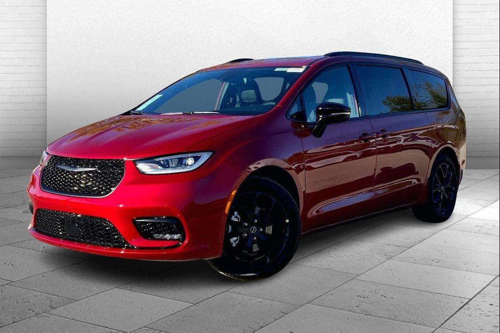 new 2026 Chrysler Pacifica car, priced at $42,894
