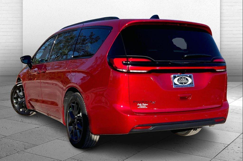 new 2026 Chrysler Pacifica car, priced at $42,894