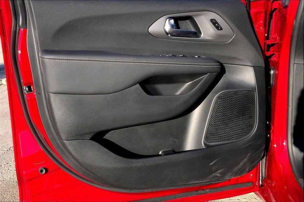 new 2026 Chrysler Pacifica car, priced at $42,894