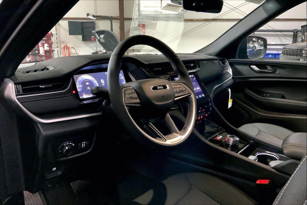new 2025 Jeep Grand Cherokee L car, priced at $33,141