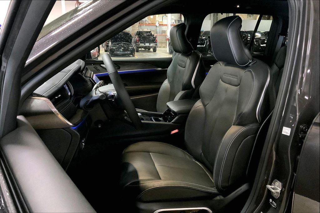 new 2025 Jeep Grand Cherokee car, priced at $62,772