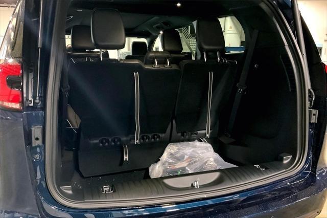new 2025 Chrysler Pacifica Hybrid car, priced at $45,231