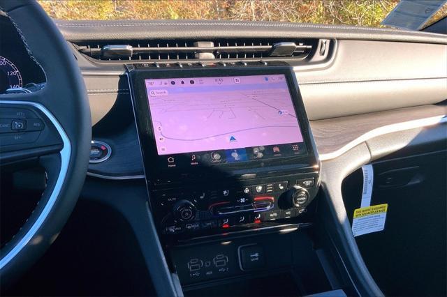 new 2025 Jeep Grand Cherokee car, priced at $50,121