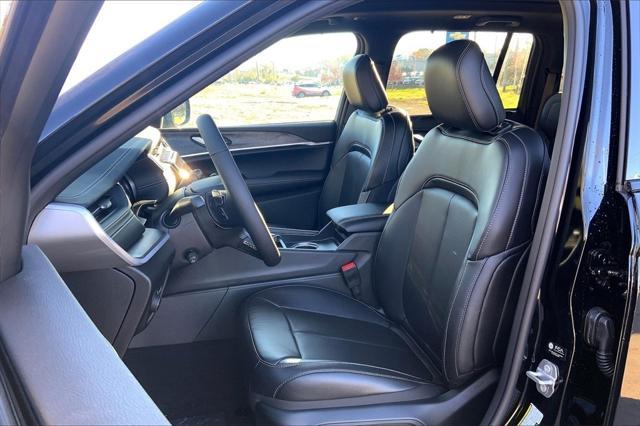 new 2025 Jeep Grand Cherokee car, priced at $50,121