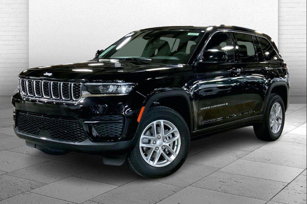new 2025 Jeep Grand Cherokee car, priced at $34,918
