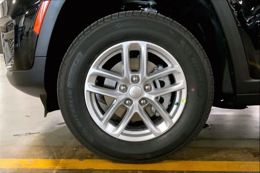 new 2025 Jeep Grand Cherokee car, priced at $34,918