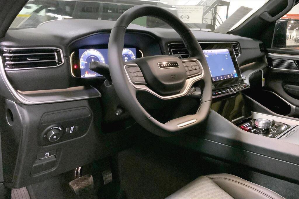 new 2025 Jeep Wagoneer L car, priced at $79,052