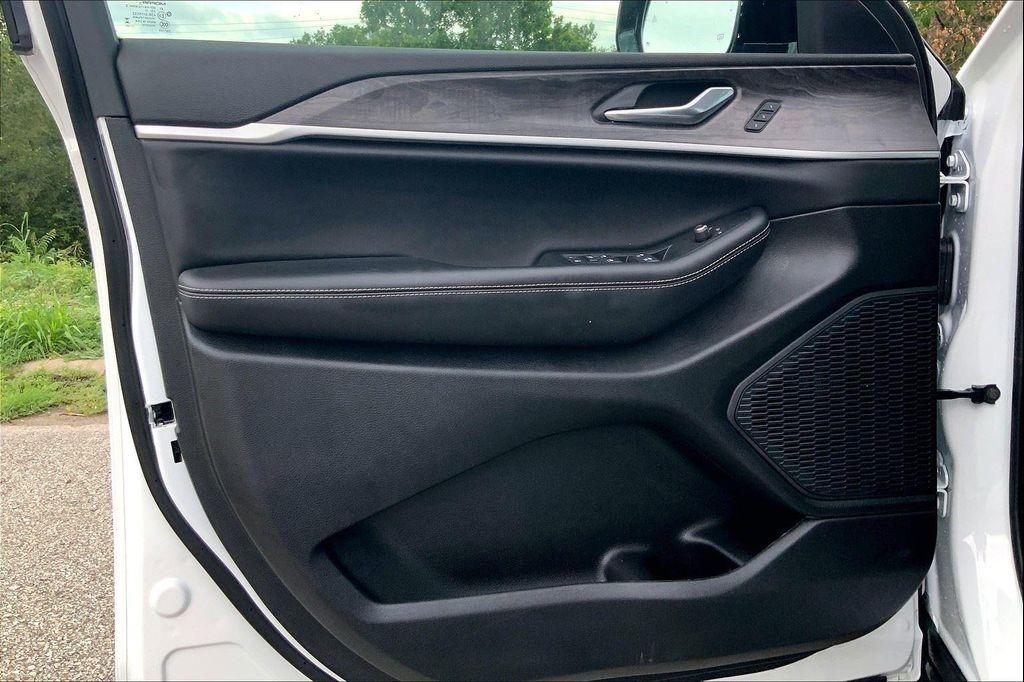 new 2025 Jeep Grand Cherokee L car, priced at $58,160