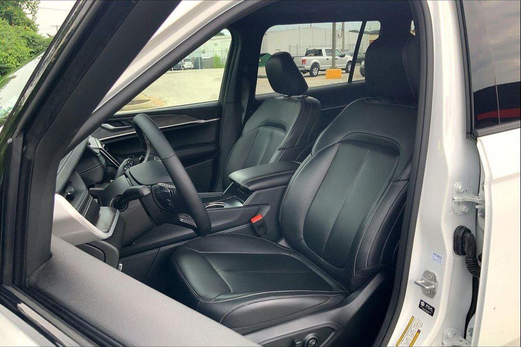 new 2025 Jeep Grand Cherokee L car, priced at $58,160