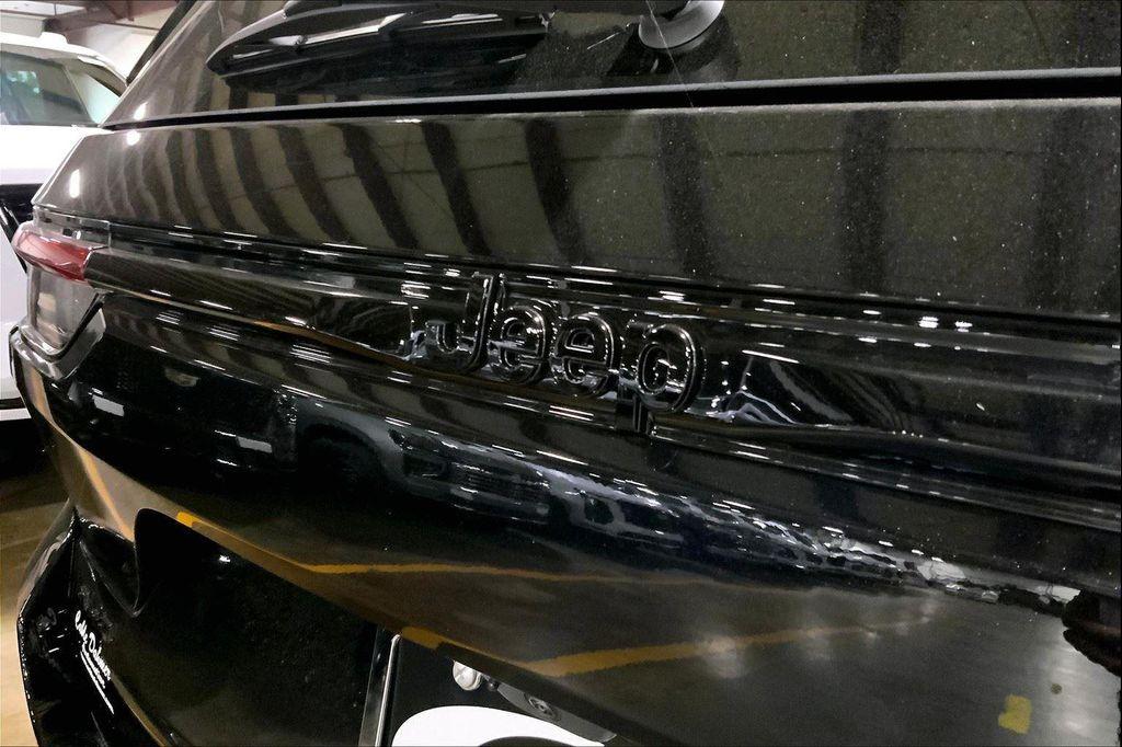 new 2025 Jeep Grand Cherokee car, priced at $45,929