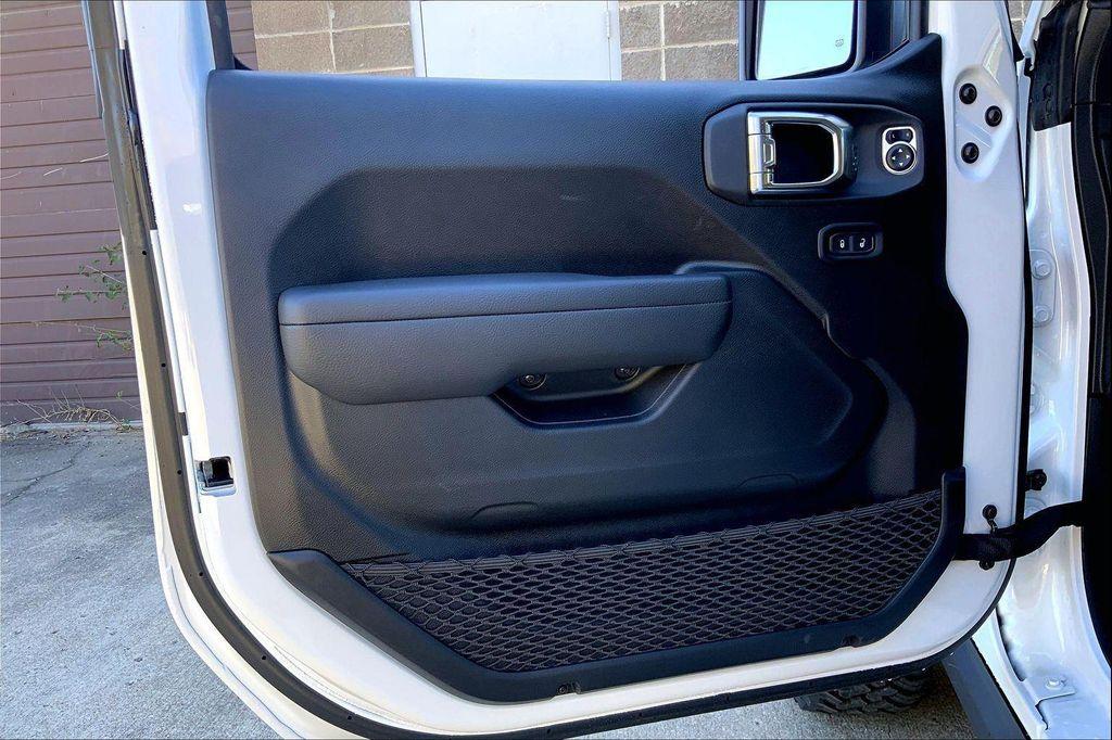 new 2025 Jeep Wrangler car, priced at $44,234