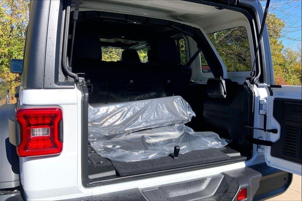 new 2025 Jeep Wrangler car, priced at $44,234