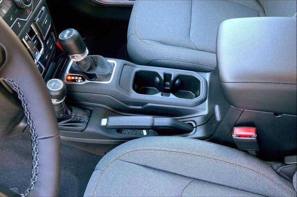 new 2025 Jeep Wrangler car, priced at $44,234