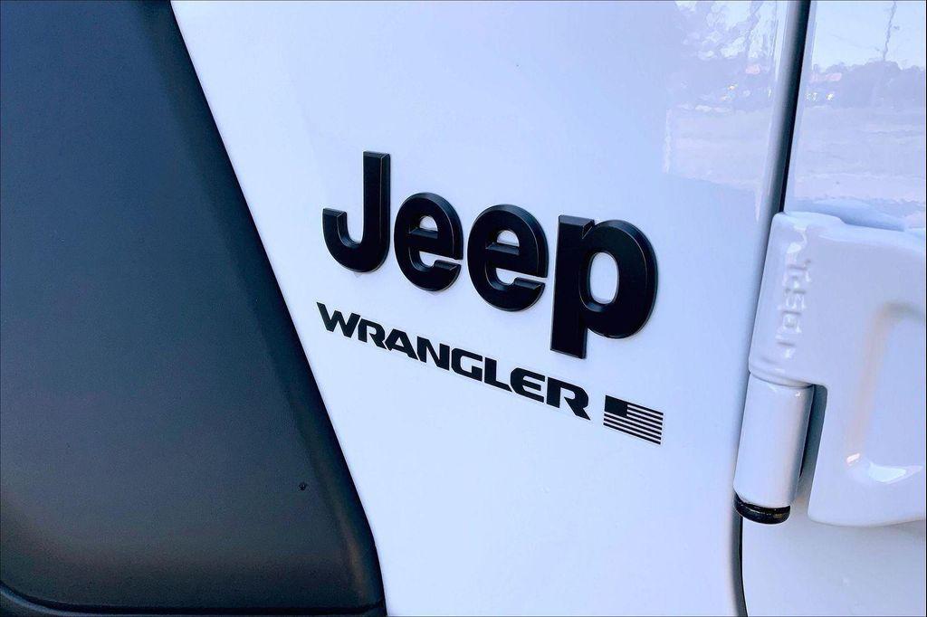 new 2025 Jeep Wrangler car, priced at $44,234