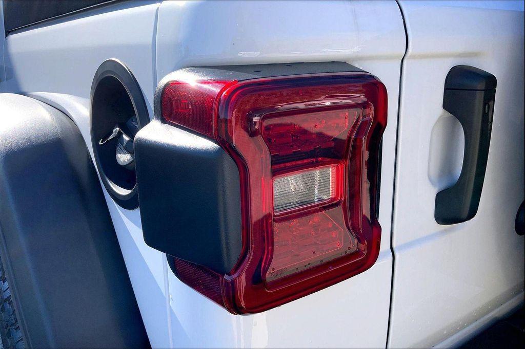 new 2025 Jeep Wrangler car, priced at $44,234