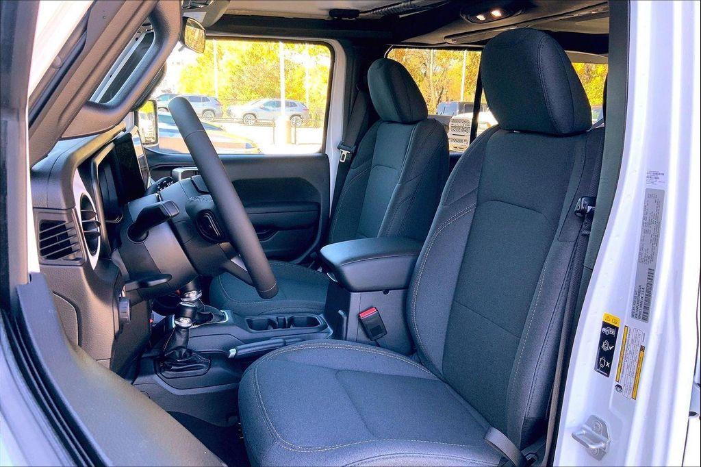 new 2025 Jeep Wrangler car, priced at $44,234