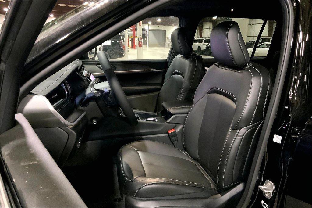 new 2025 Jeep Grand Cherokee L car, priced at $46,496