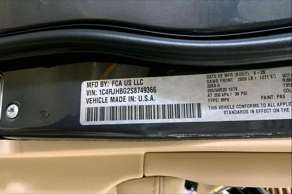 new 2025 Jeep Grand Cherokee car, priced at $46,795