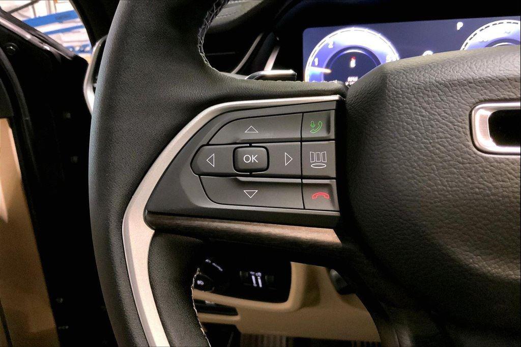 new 2025 Jeep Grand Cherokee car, priced at $46,795