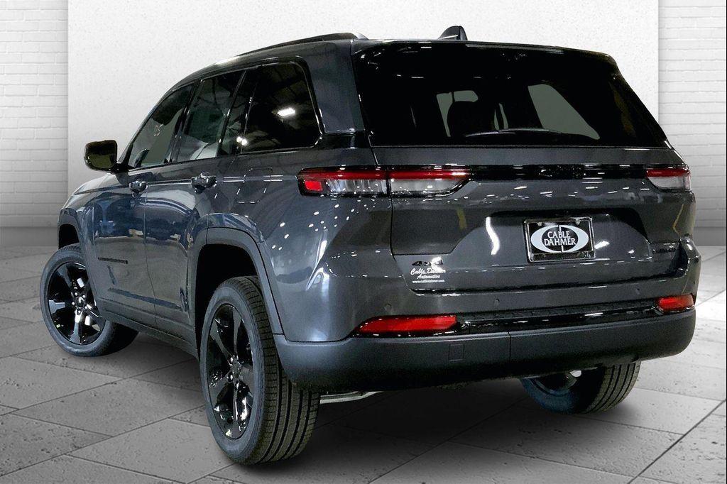 new 2025 Jeep Grand Cherokee car, priced at $46,795