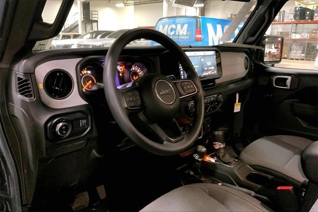 new 2025 Jeep Gladiator car, priced at $39,826