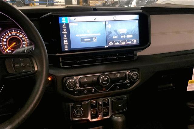 new 2025 Jeep Gladiator car, priced at $39,826