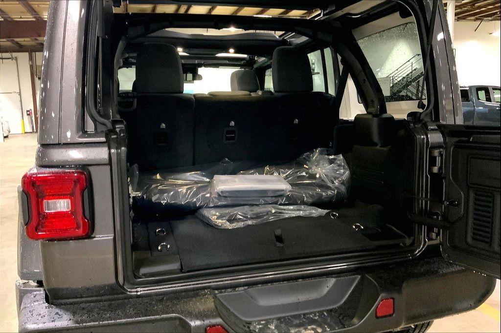 new 2025 Jeep Wrangler car, priced at $46,403